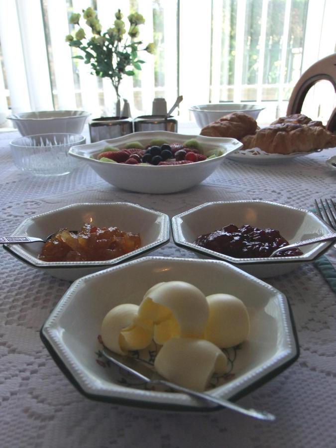 ポントファーン Erw-Lon Farm Bed & Breakfast エクステリア 写真