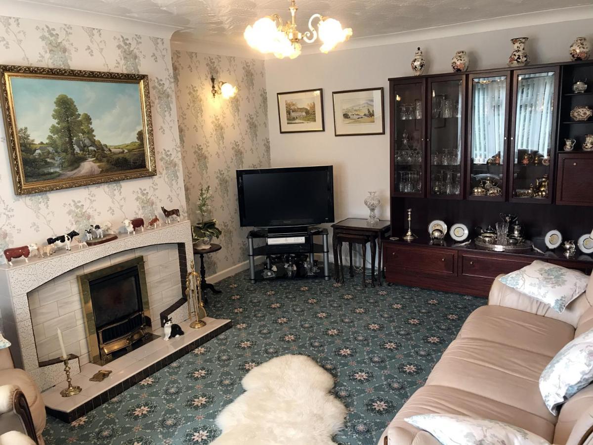 ポントファーン Erw-Lon Farm Bed & Breakfast エクステリア 写真