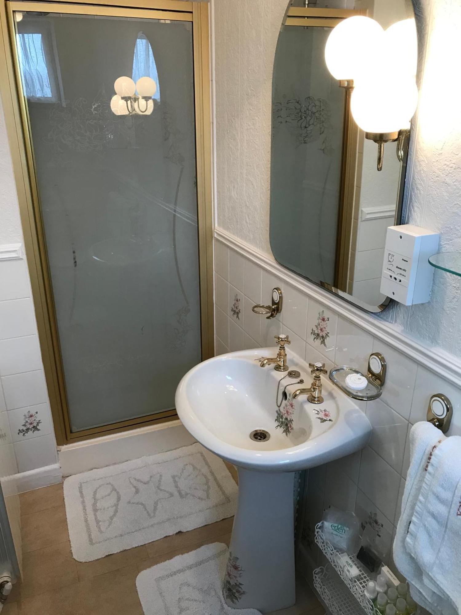ポントファーン Erw-Lon Farm Bed & Breakfast 部屋 写真